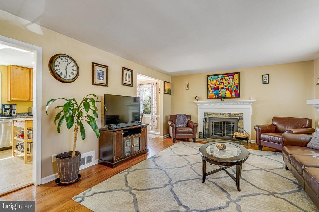 7606 LAURALIN PLACE