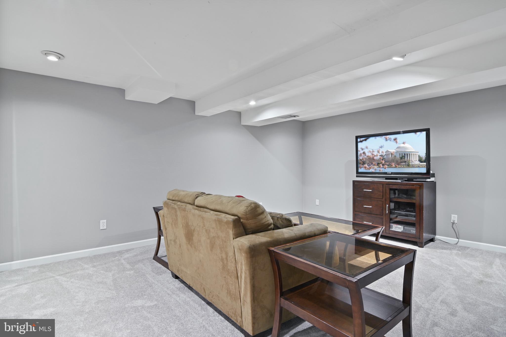 6614 HUNTSMAN BOULEVARD