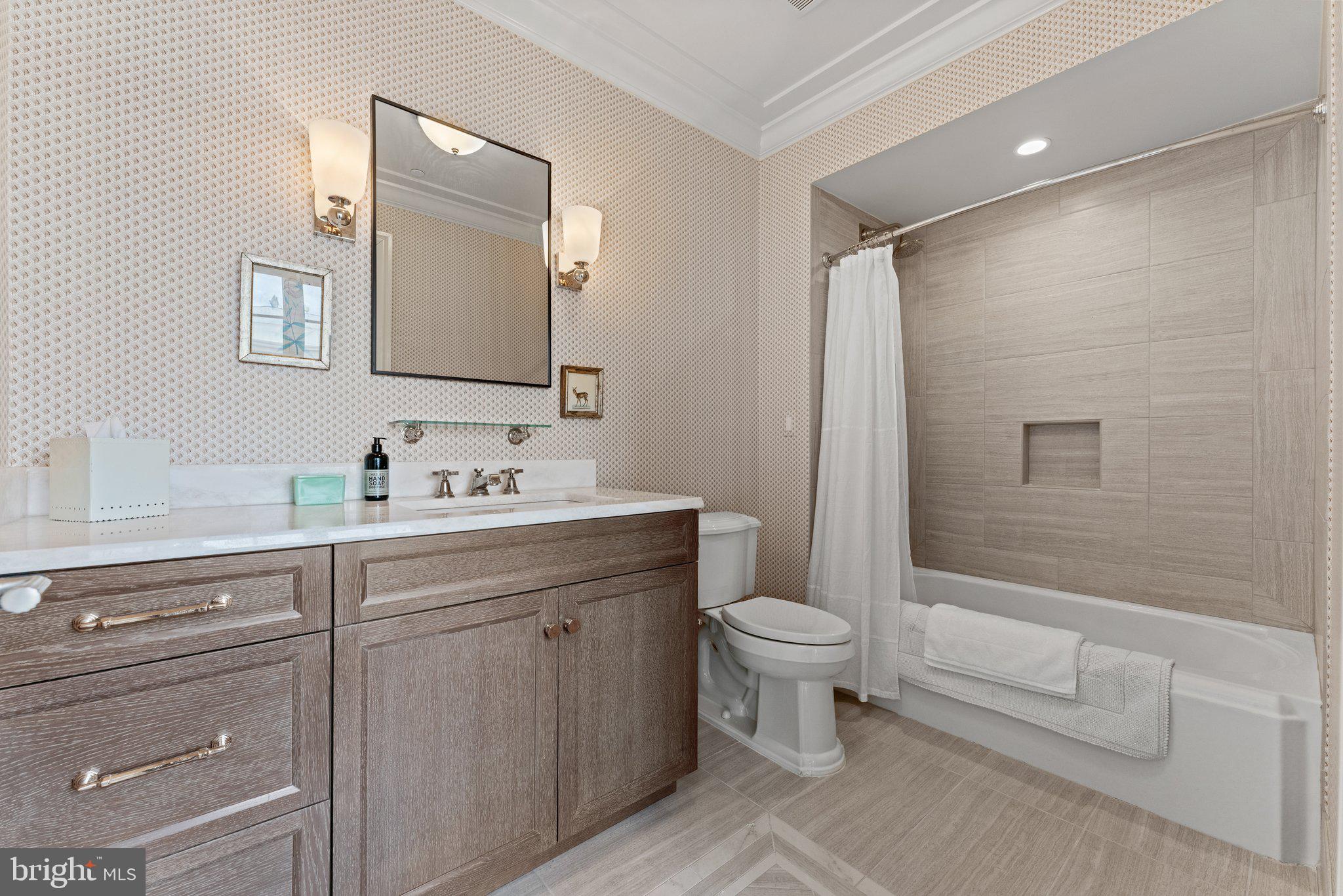 6900 FLEETWOOD ROAD 706