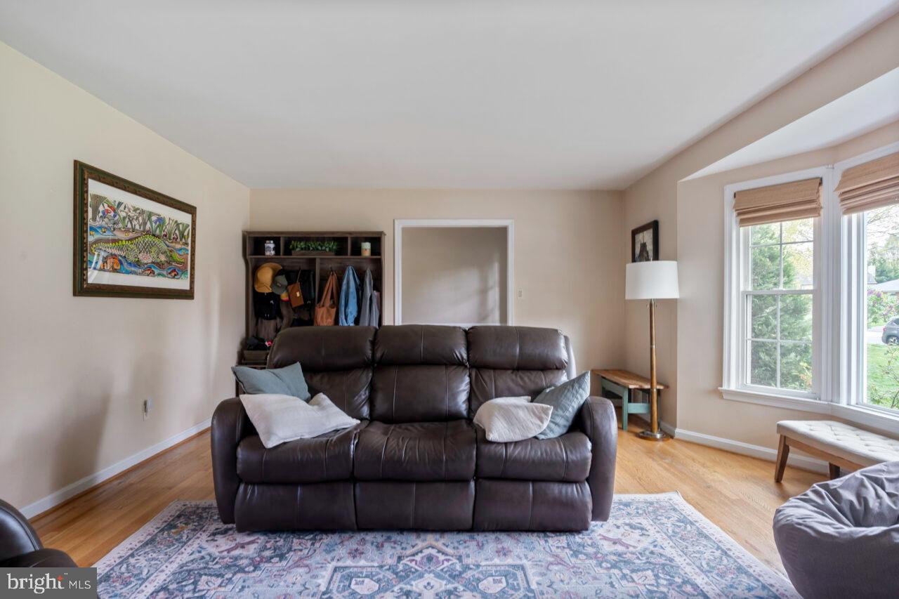 7205 BURTONWOOD DRIVE