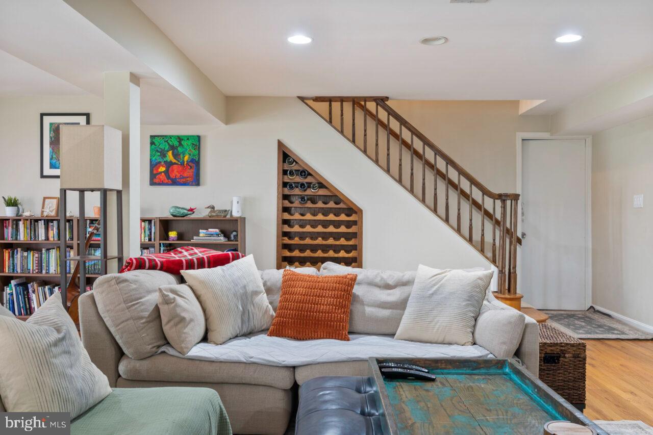 7205 BURTONWOOD DRIVE