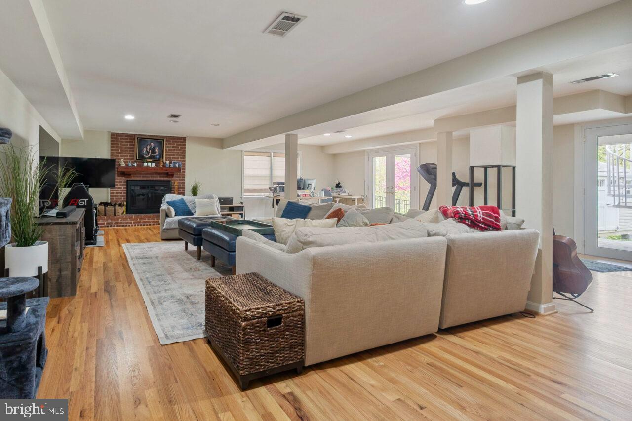 7205 BURTONWOOD DRIVE