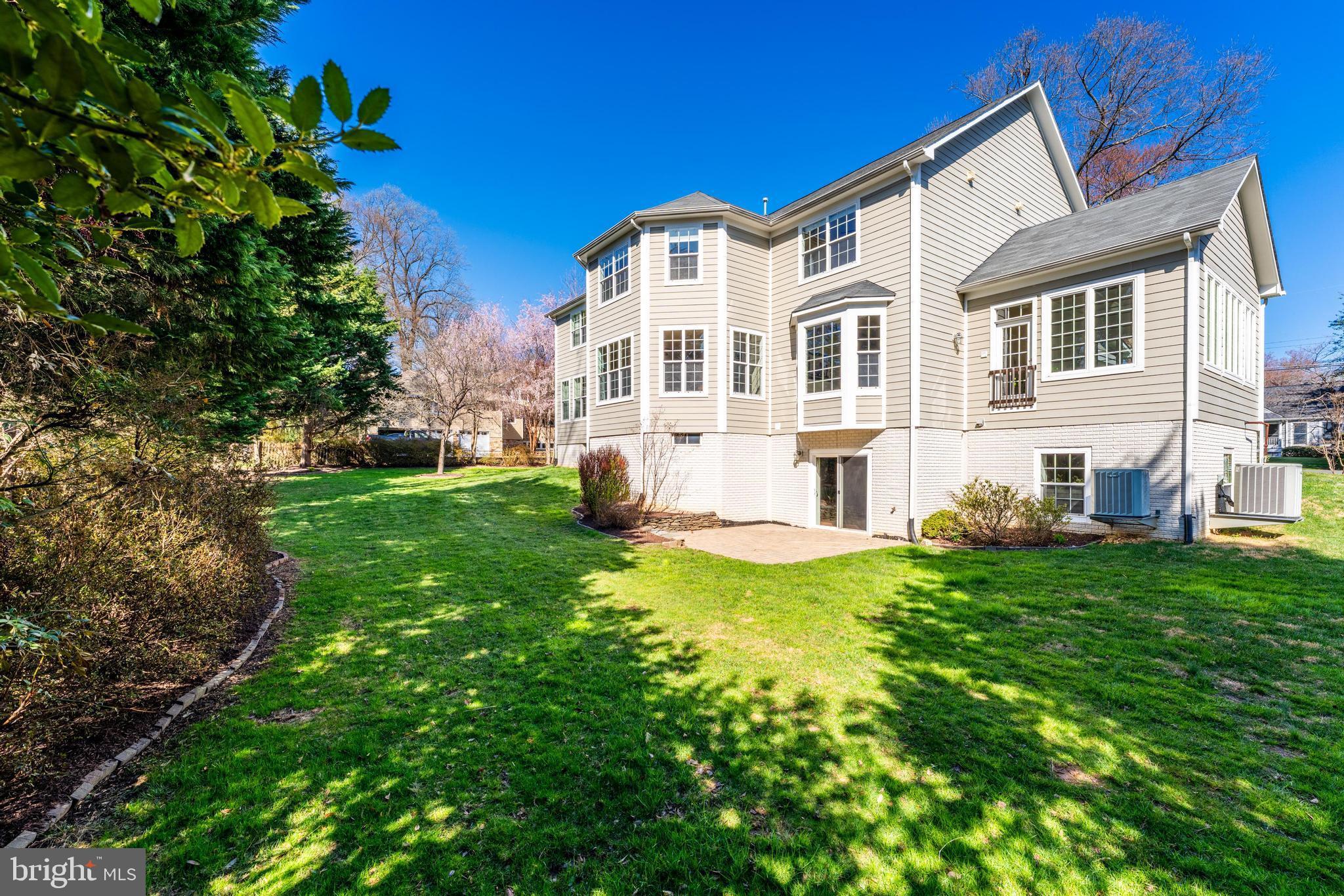 6629 BEACON LANE