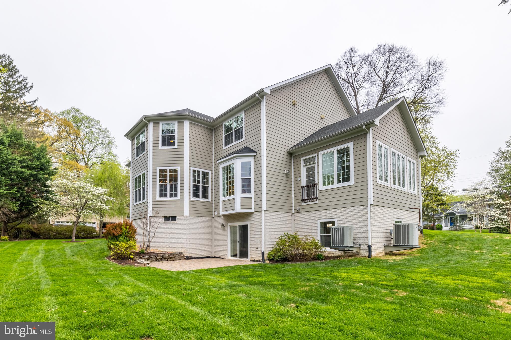 6629 BEACON LANE