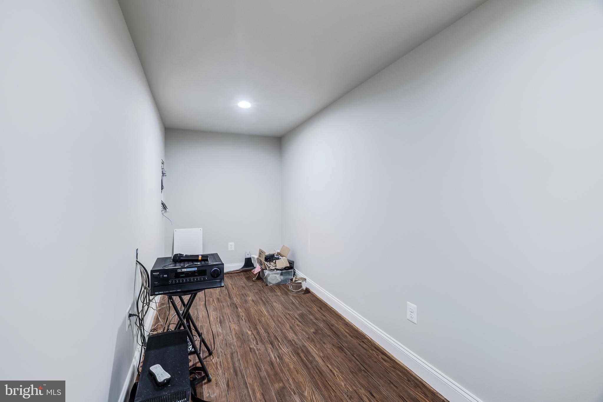 6629 BEACON LANE