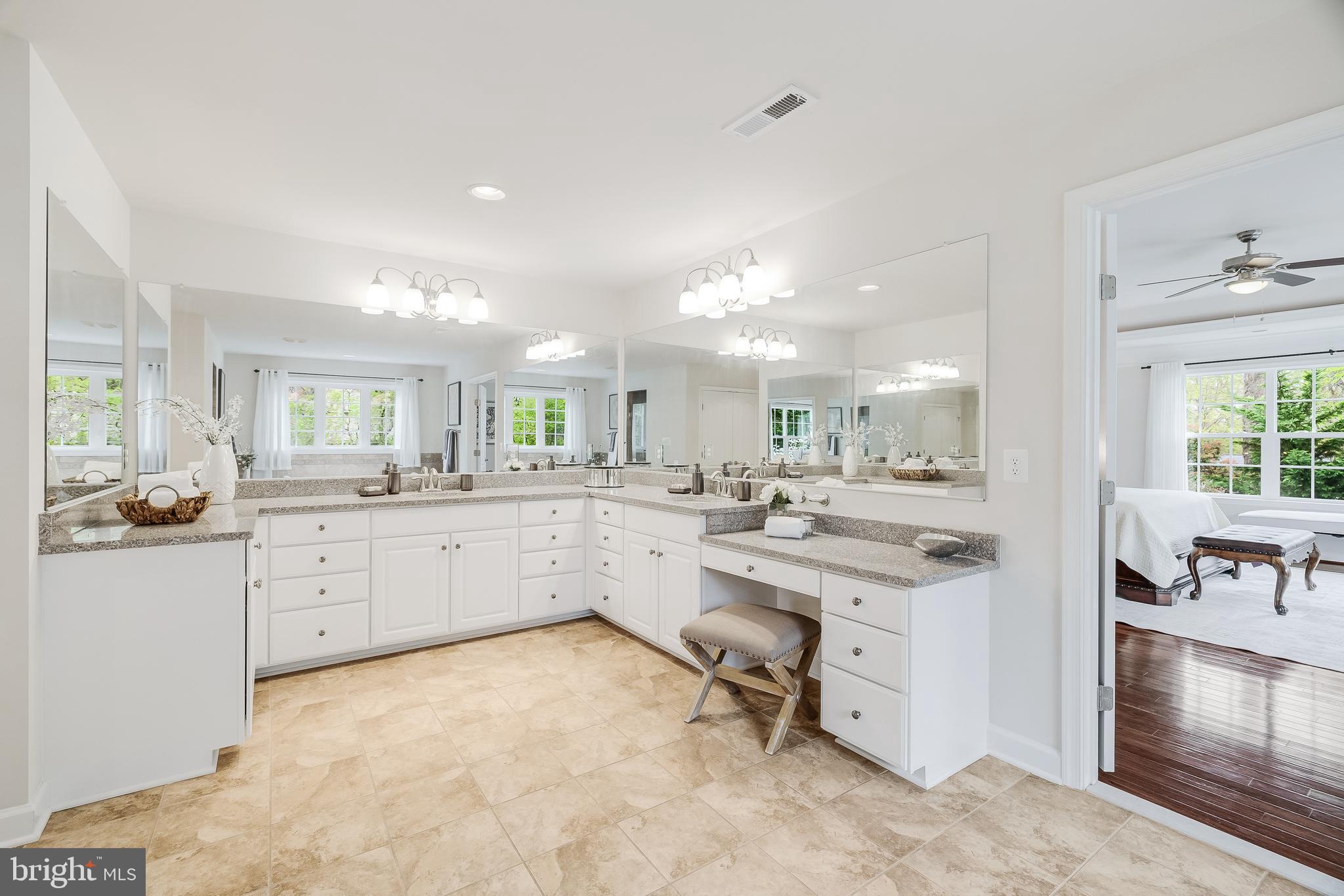 6629 BEACON LANE