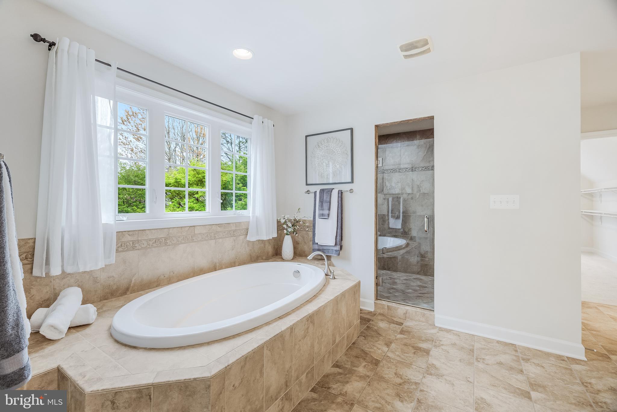 6629 BEACON LANE