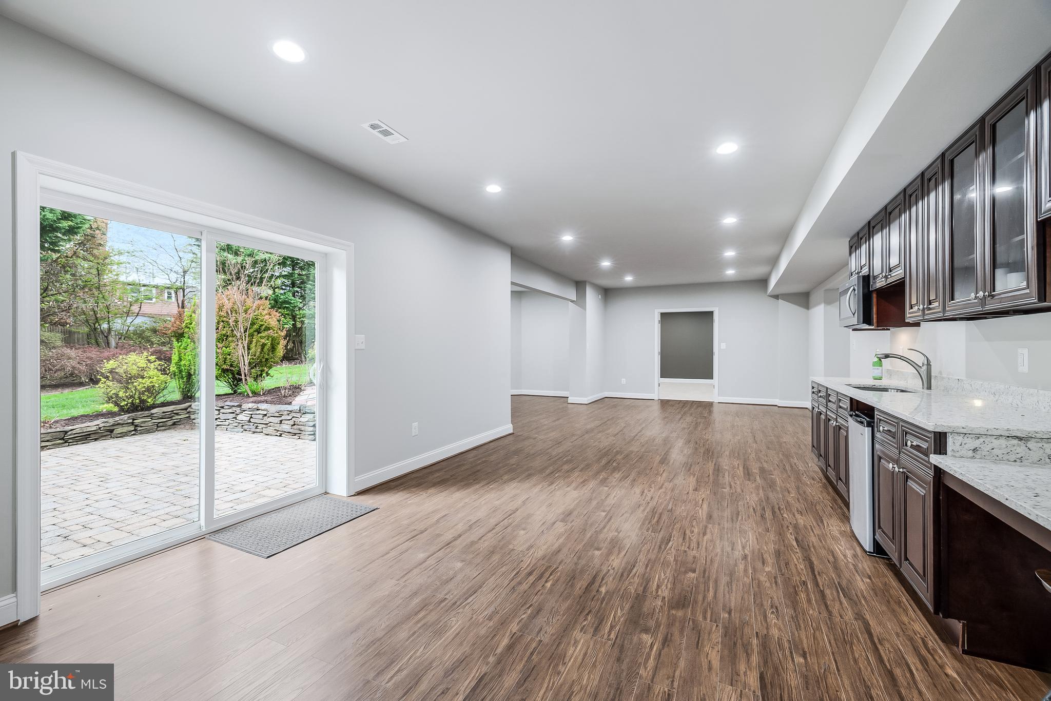 6629 BEACON LANE