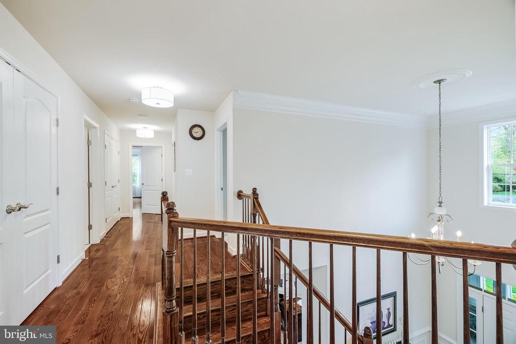 6629 BEACON LANE