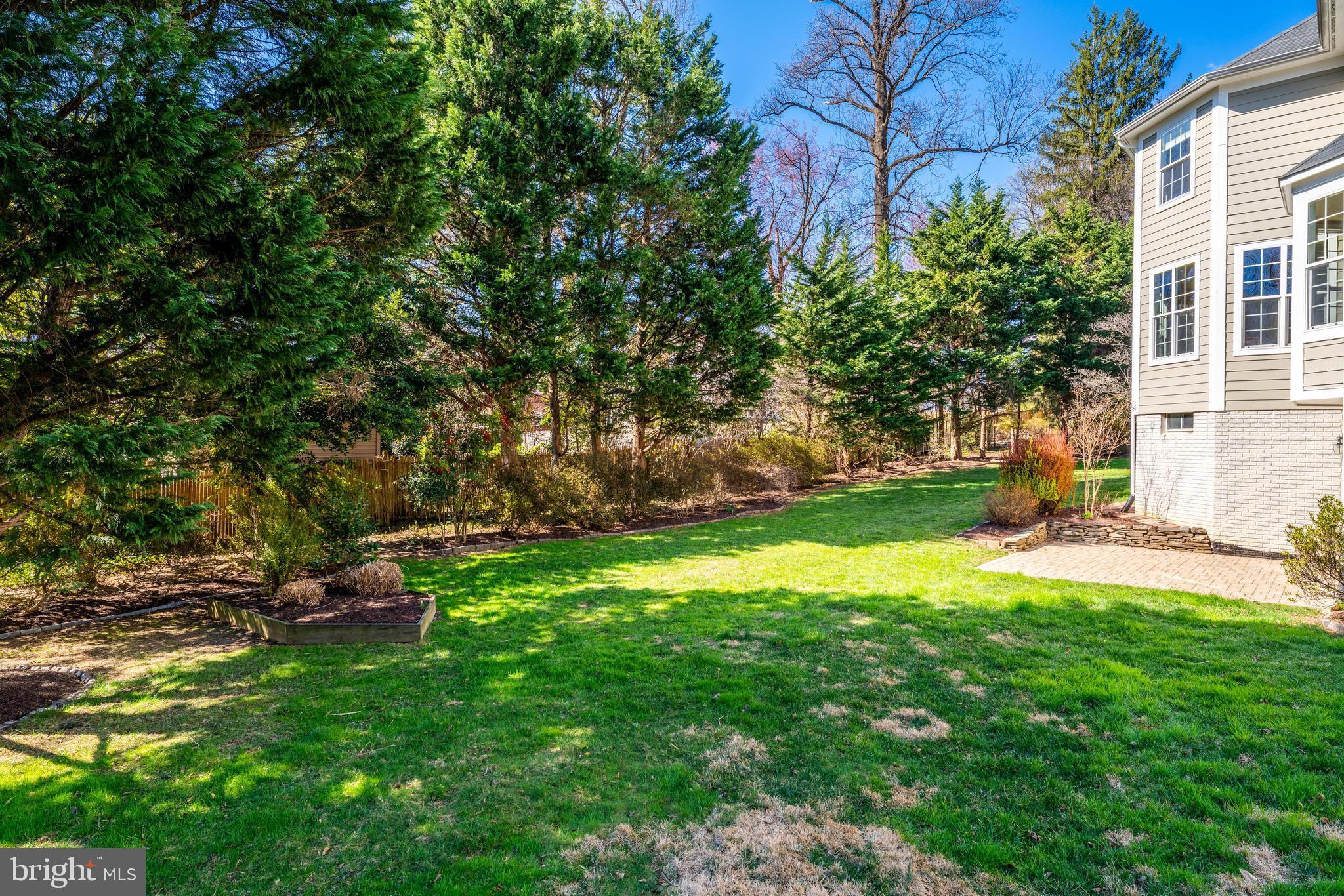 6629 BEACON LANE