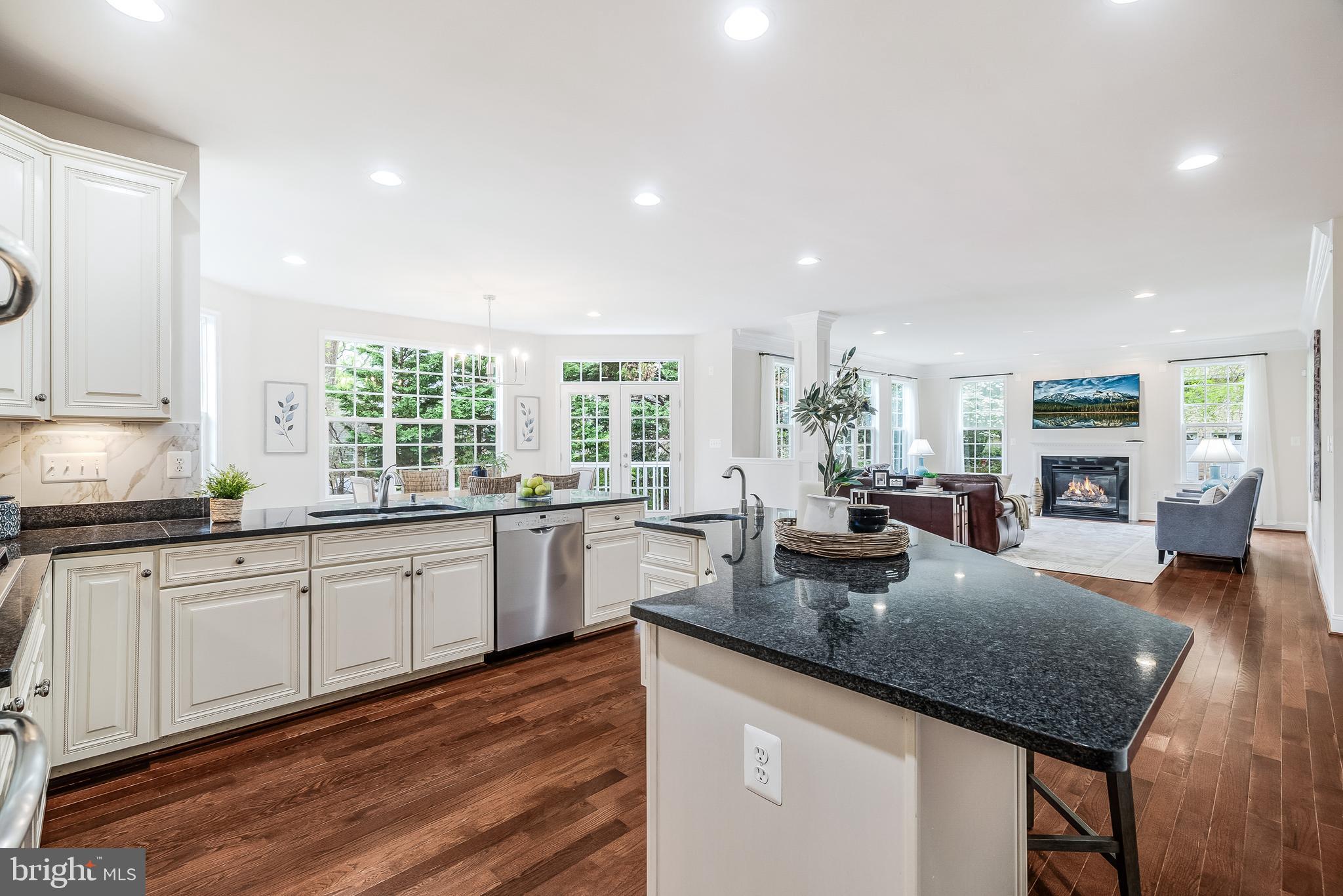 6629 BEACON LANE