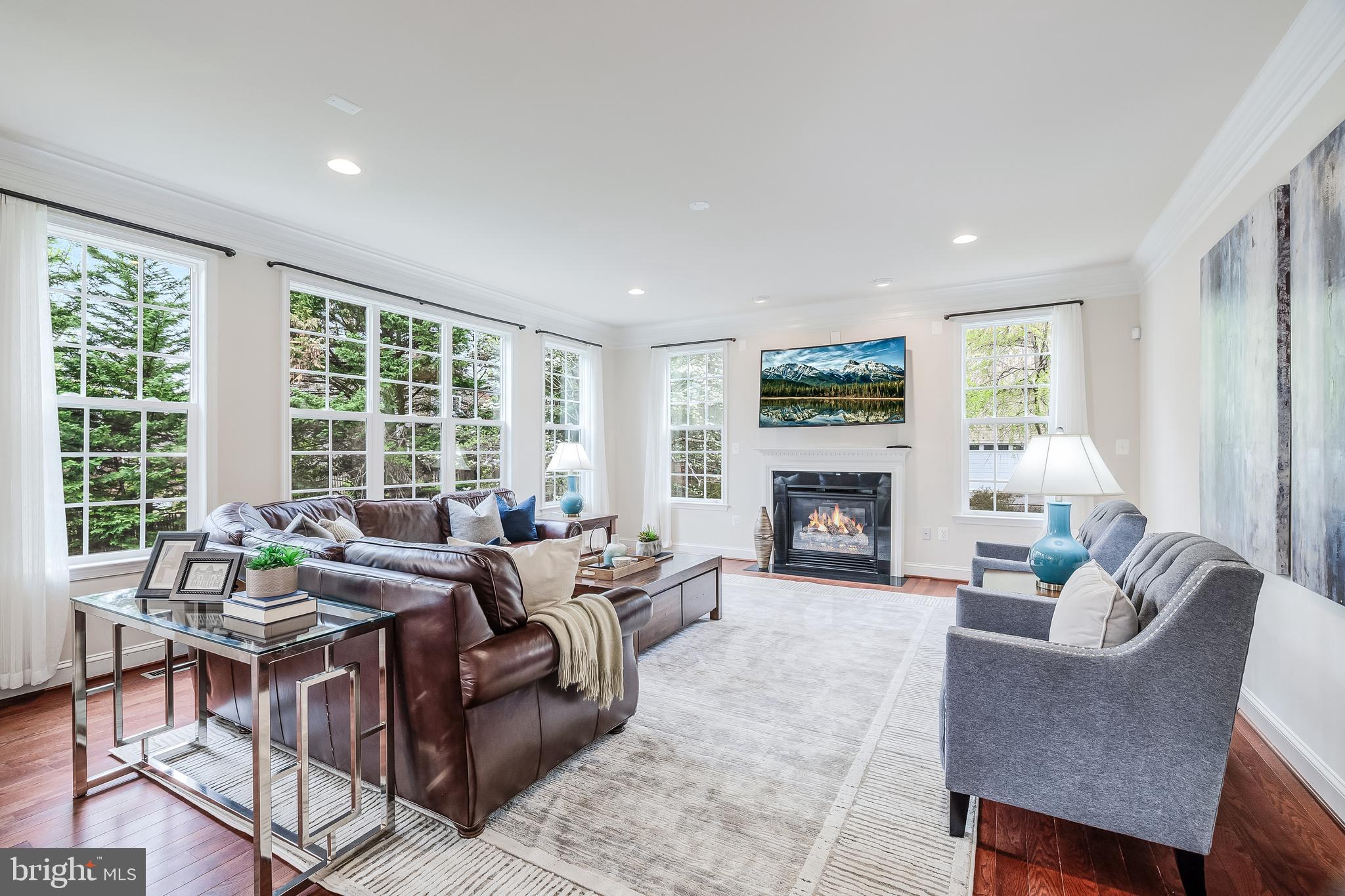 6629 BEACON LANE