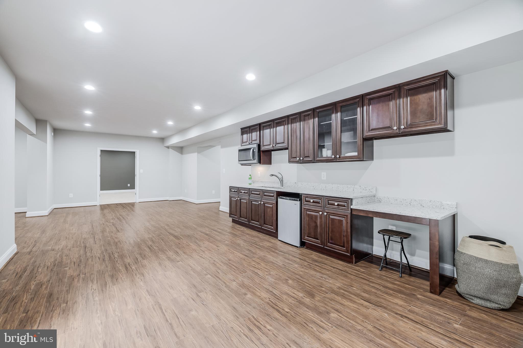 6629 BEACON LANE