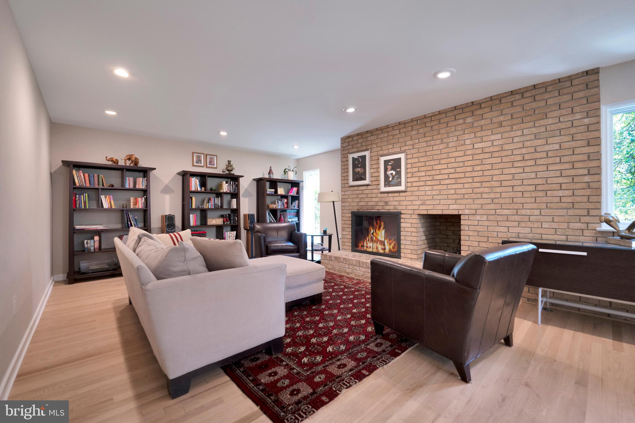 3214 FOXVALE DRIVE