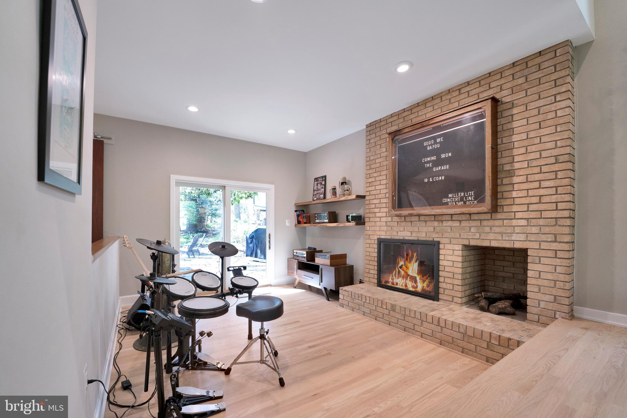 3214 FOXVALE DRIVE