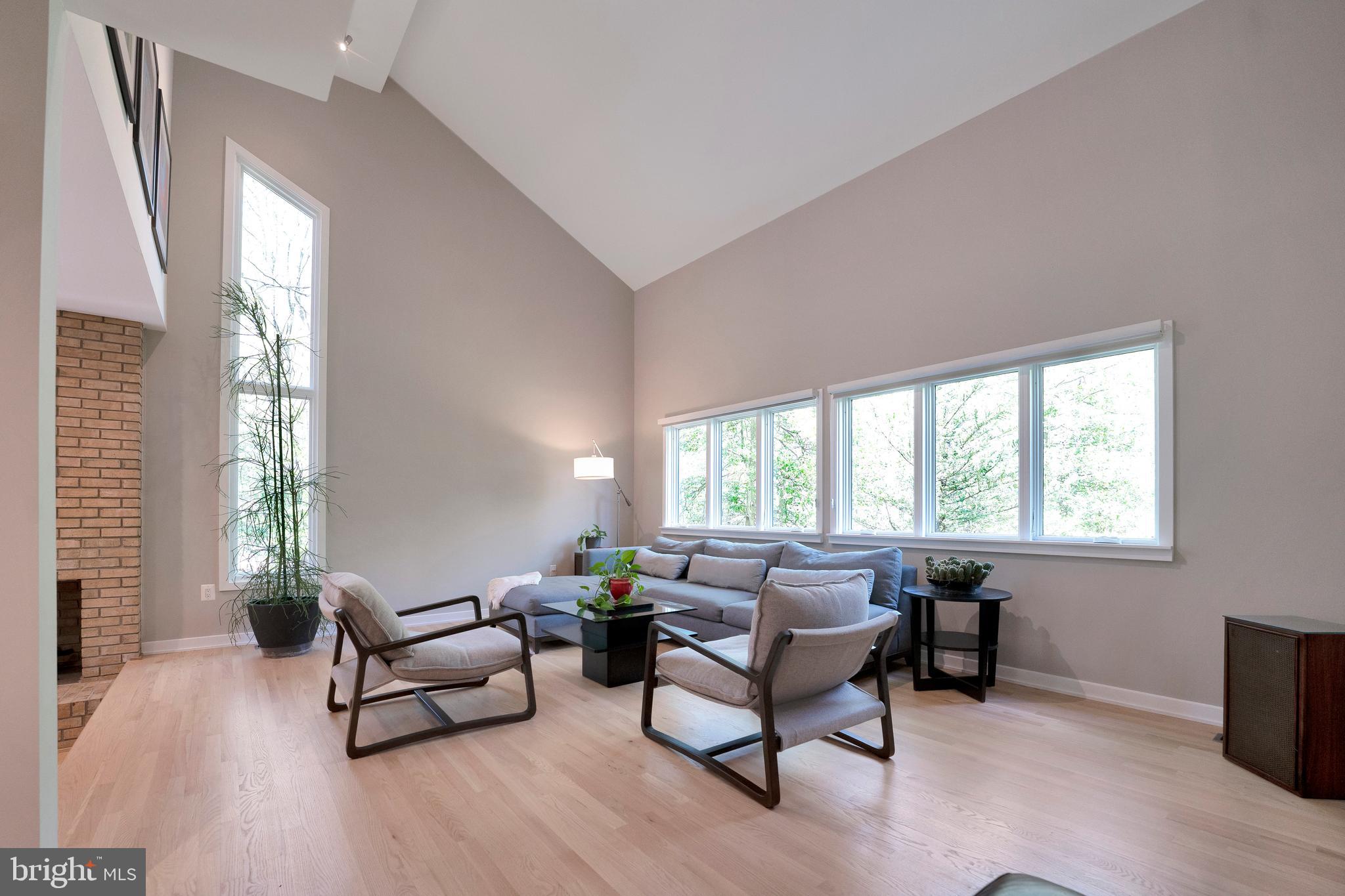 3214 FOXVALE DRIVE