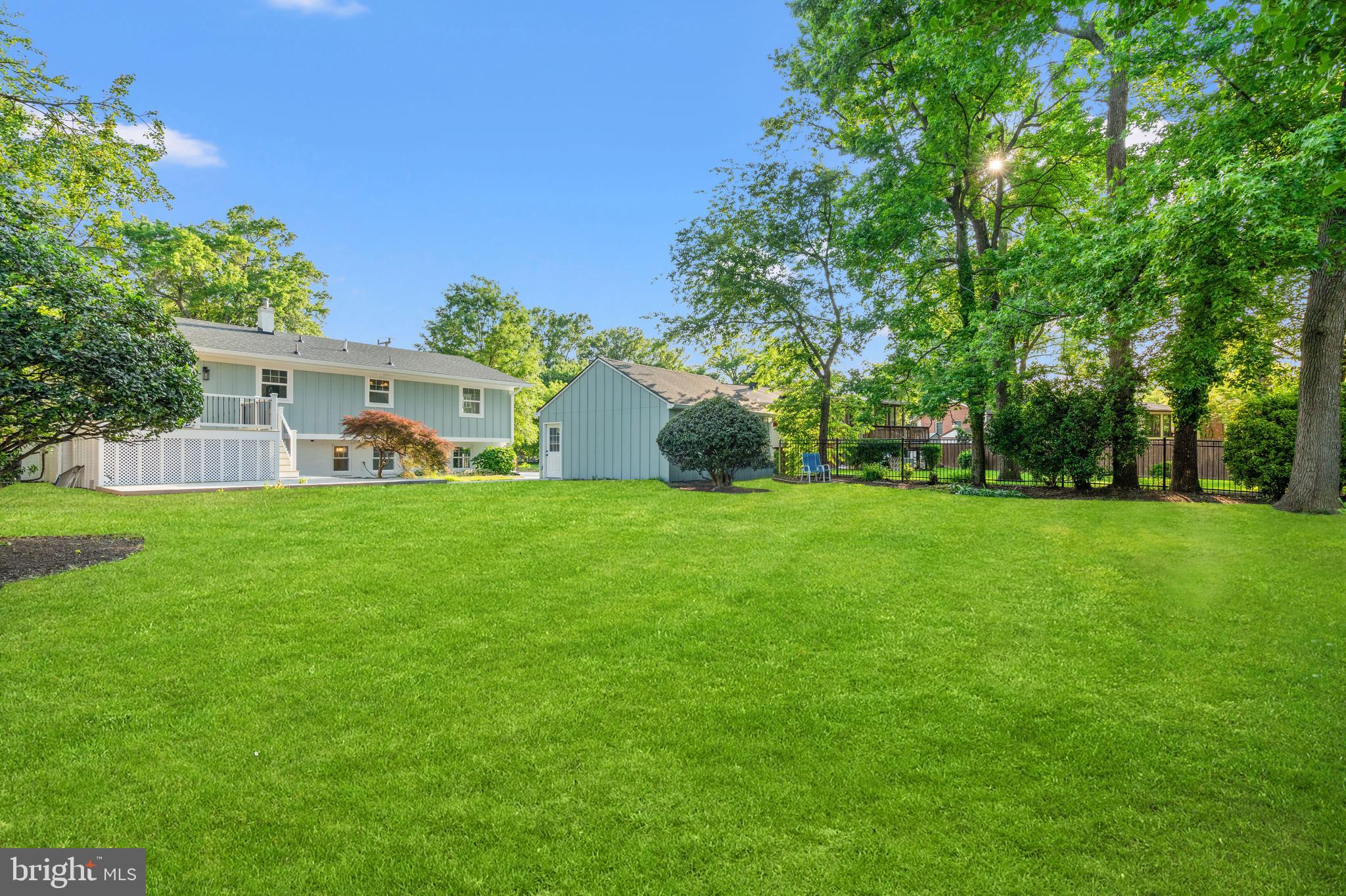 1112 NEAL DRIVE