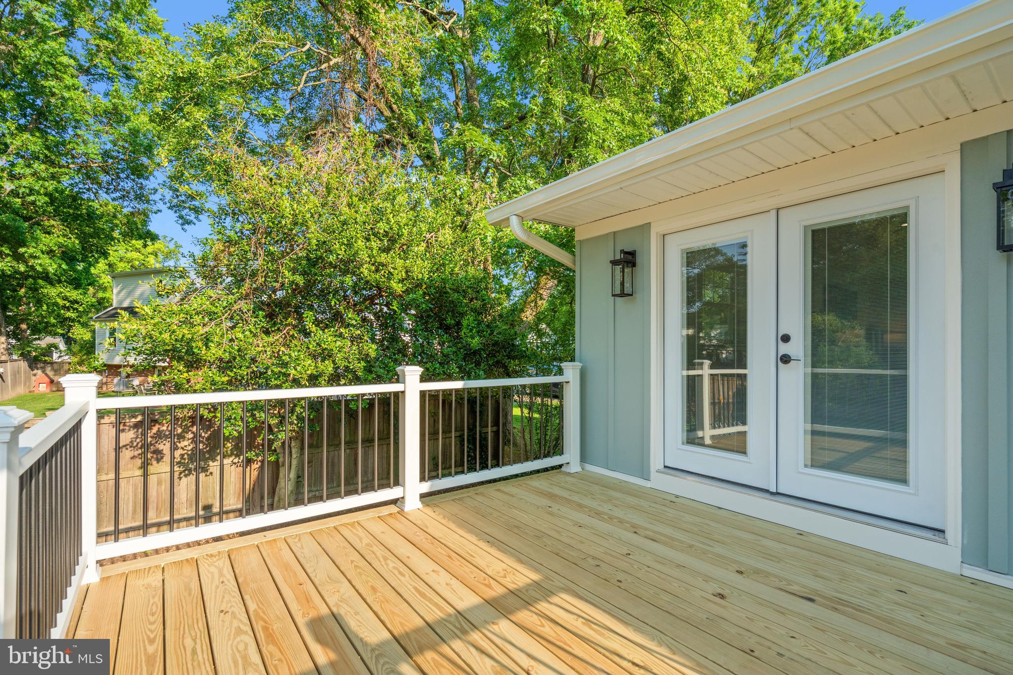 1112 NEAL DRIVE