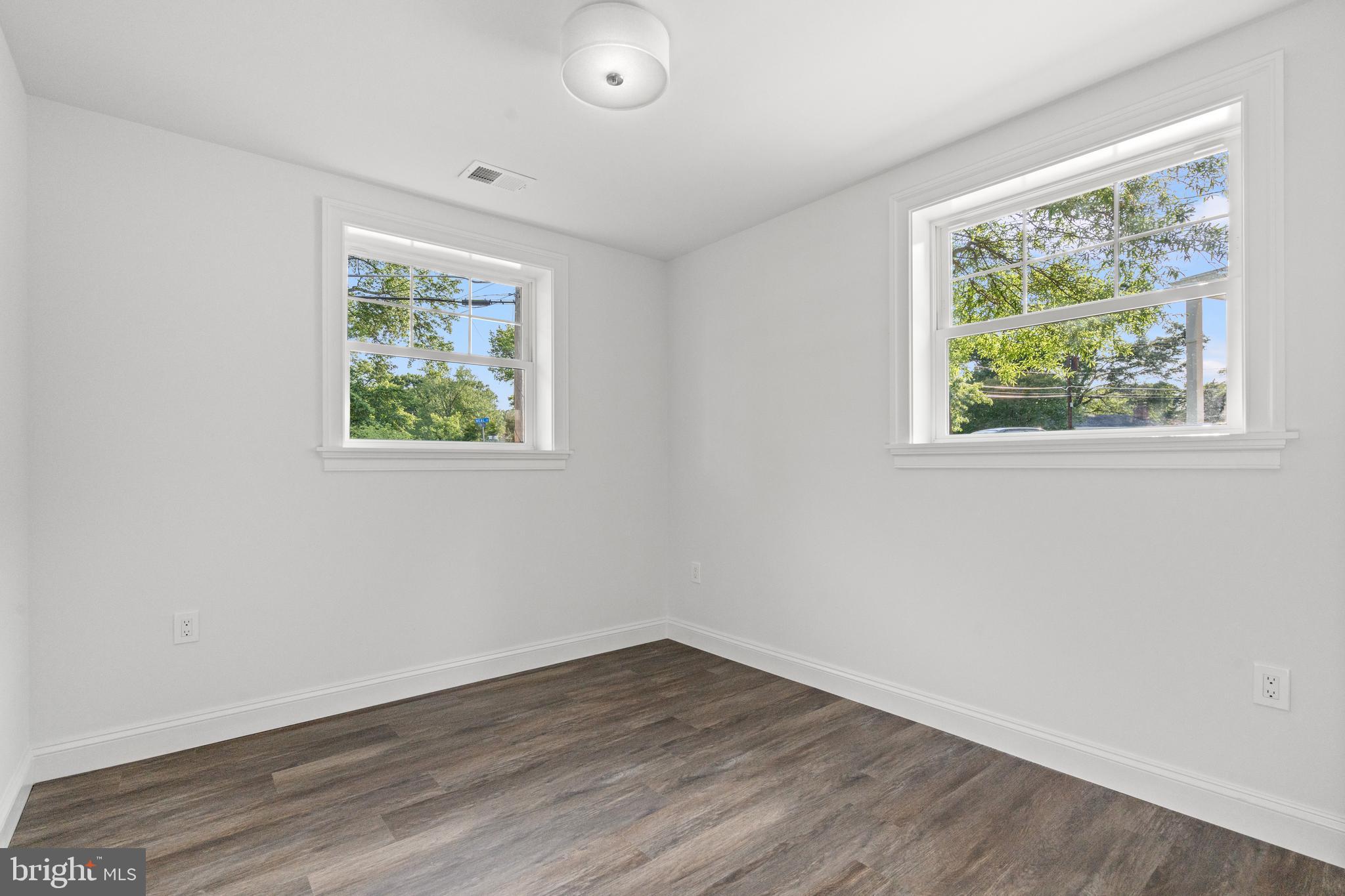 1112 NEAL DRIVE