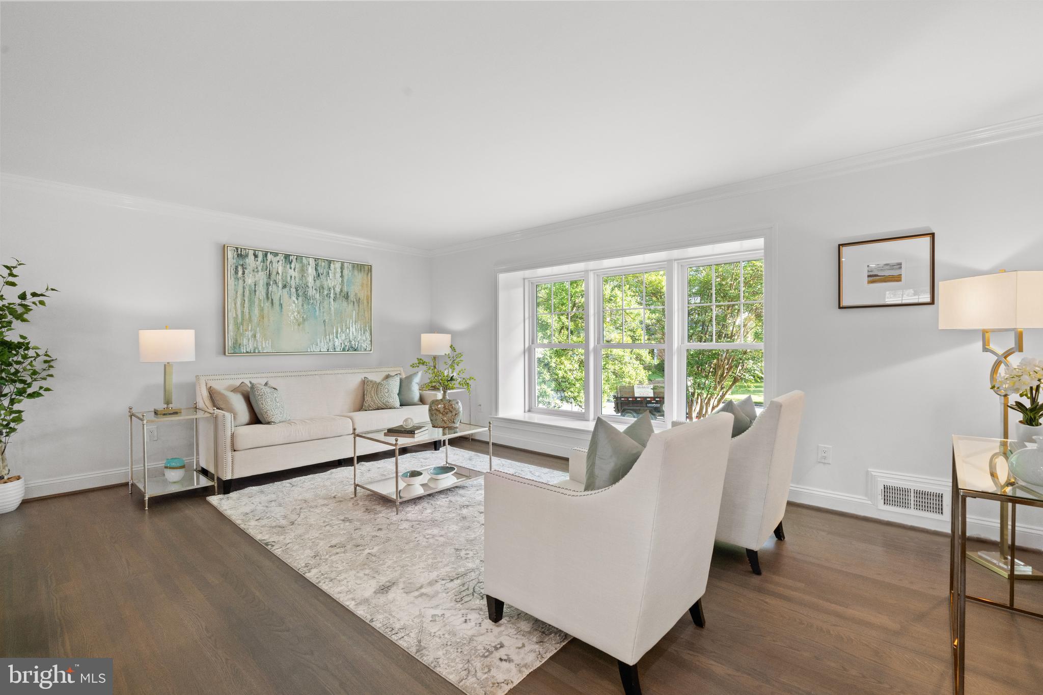 1112 NEAL DRIVE