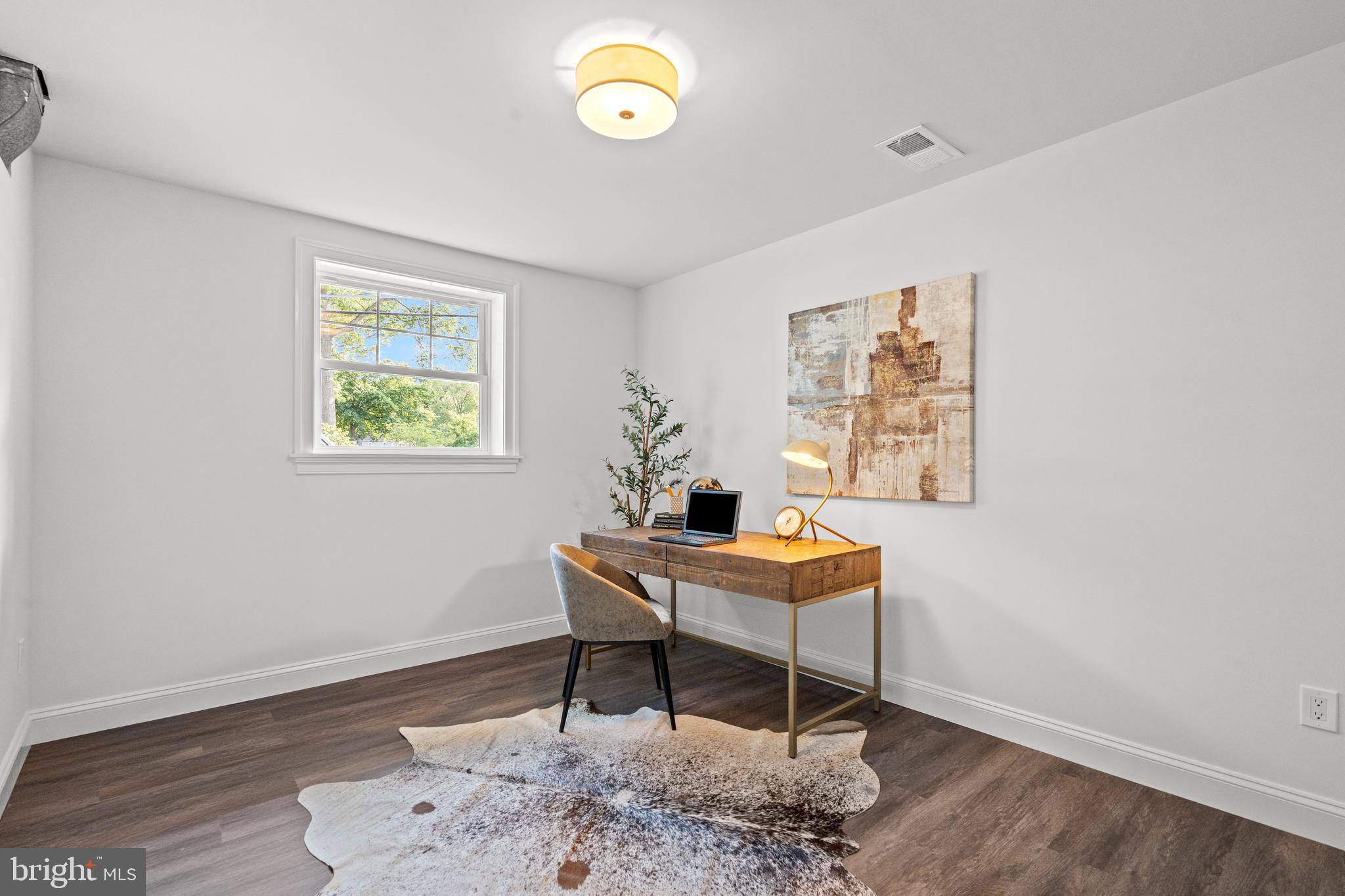 1112 NEAL DRIVE