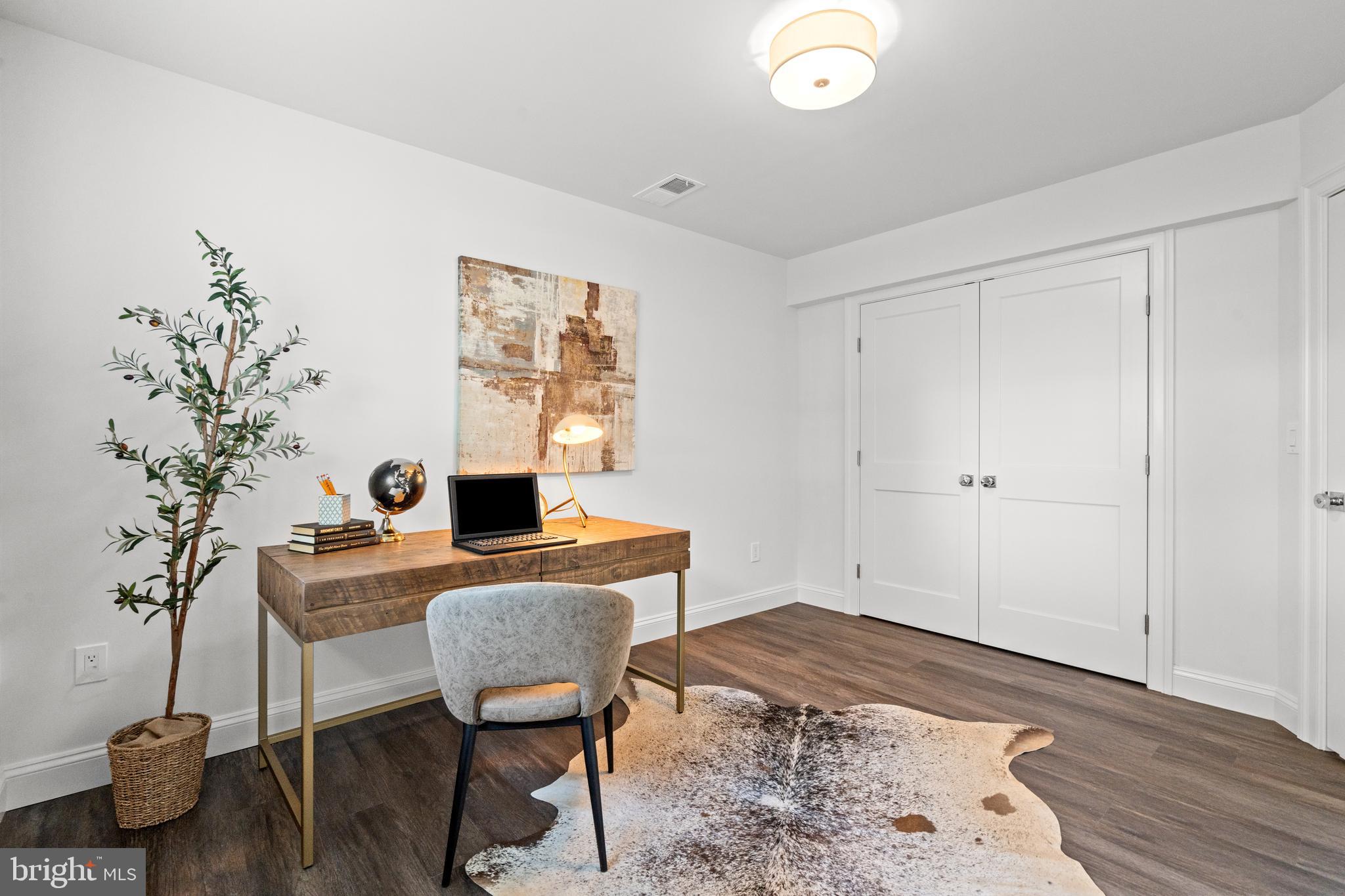 1112 NEAL DRIVE