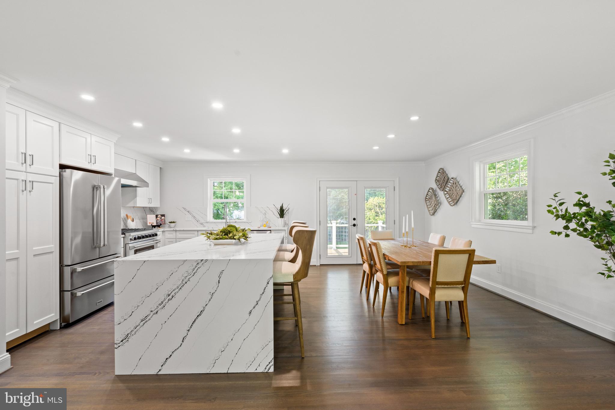 1112 NEAL DRIVE