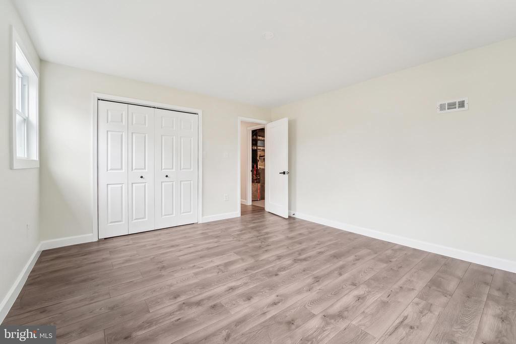 5037 PORTSMOUTH ROAD