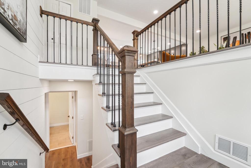 5037 PORTSMOUTH ROAD