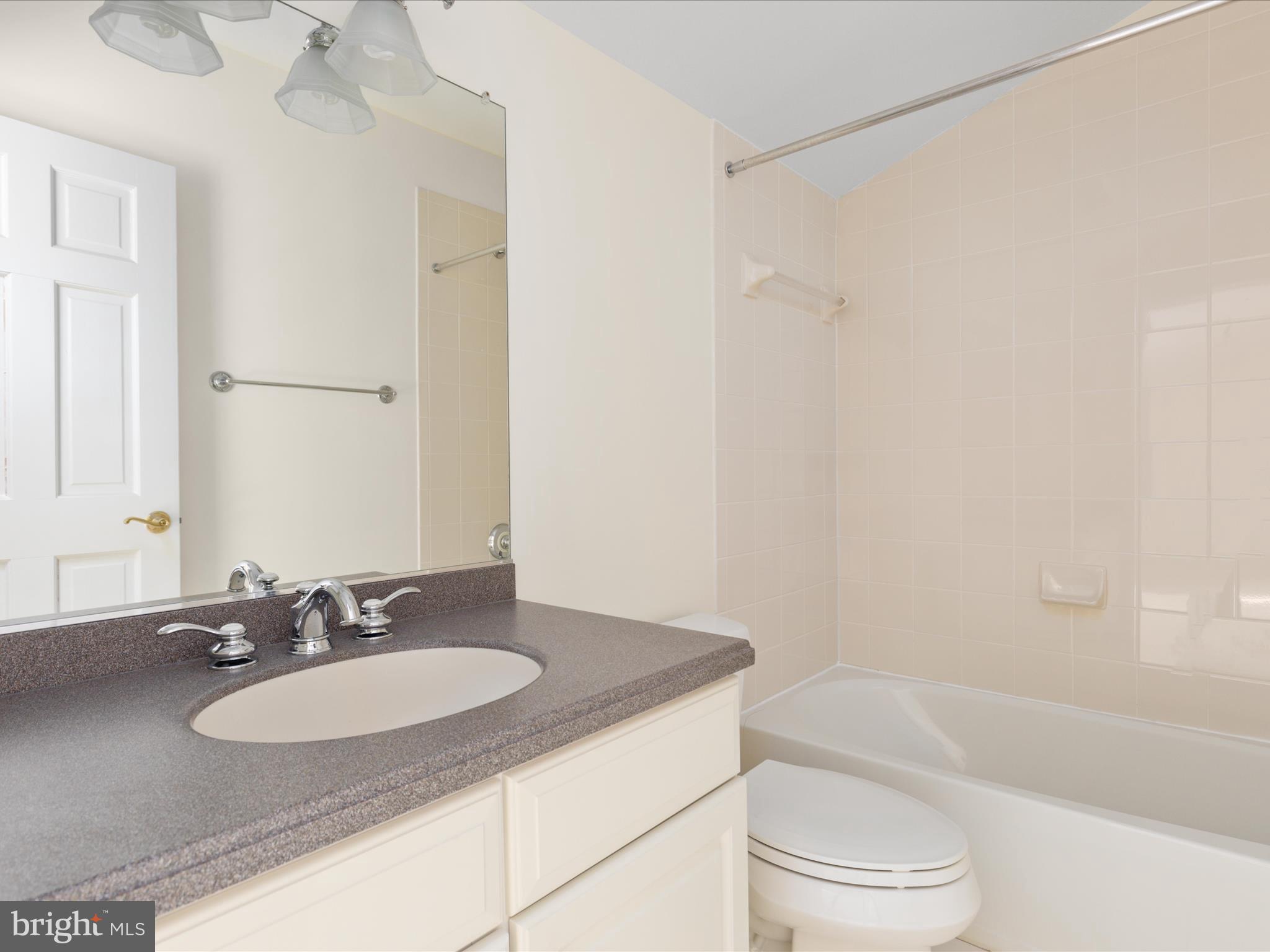 2305 SAWTOOTH OAK COURT
