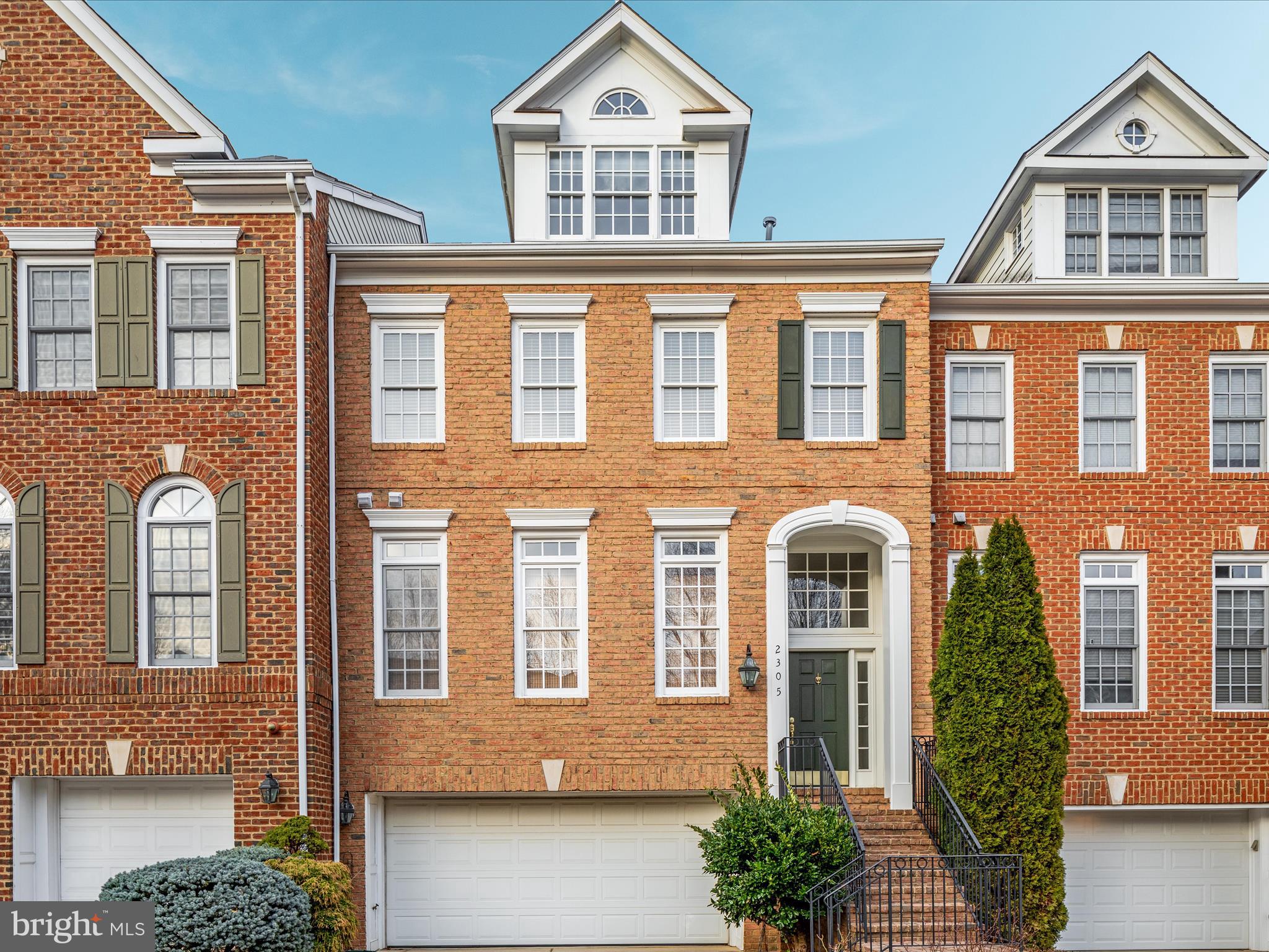 2305 SAWTOOTH OAK COURT