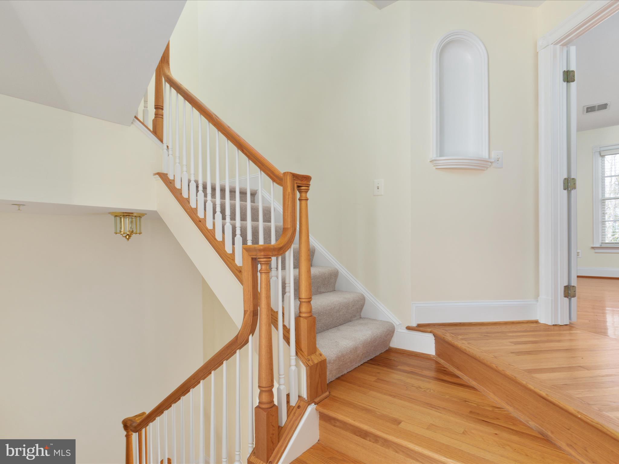 2305 SAWTOOTH OAK COURT