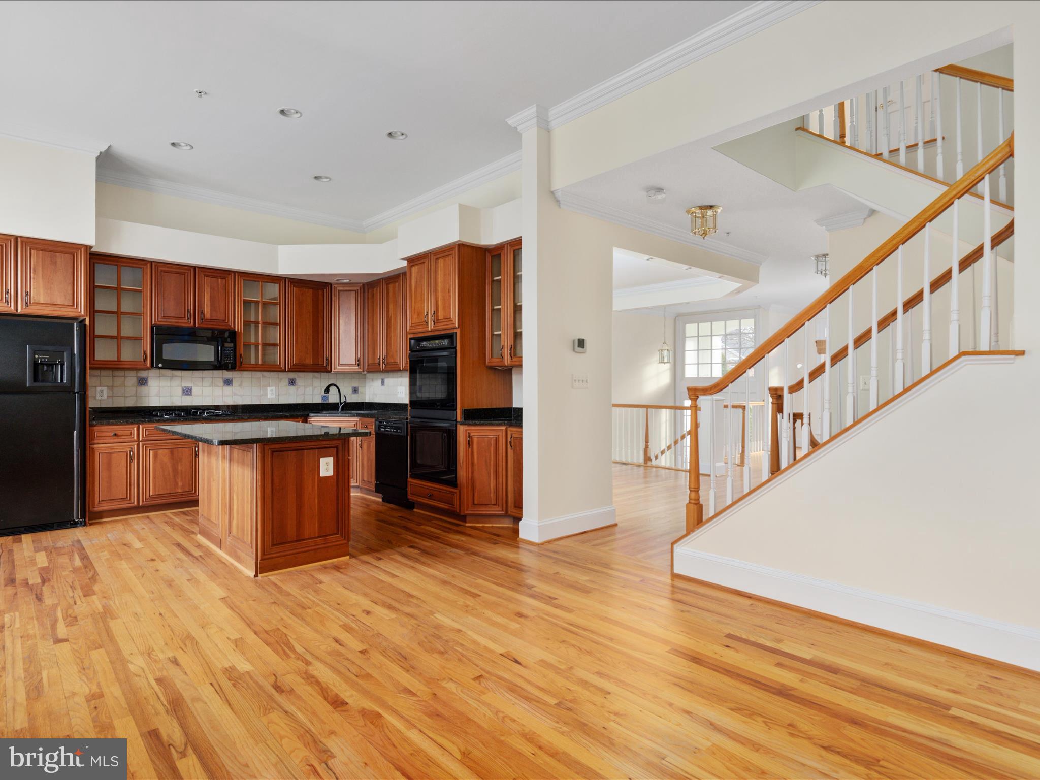 2305 SAWTOOTH OAK COURT