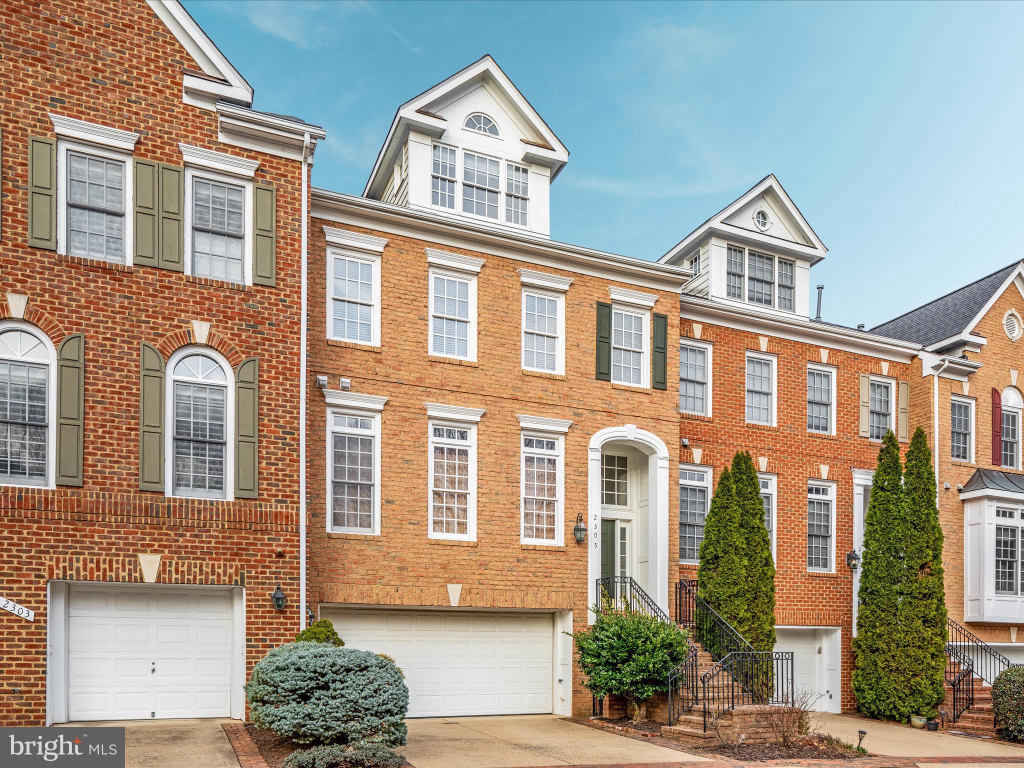 2305 SAWTOOTH OAK COURT