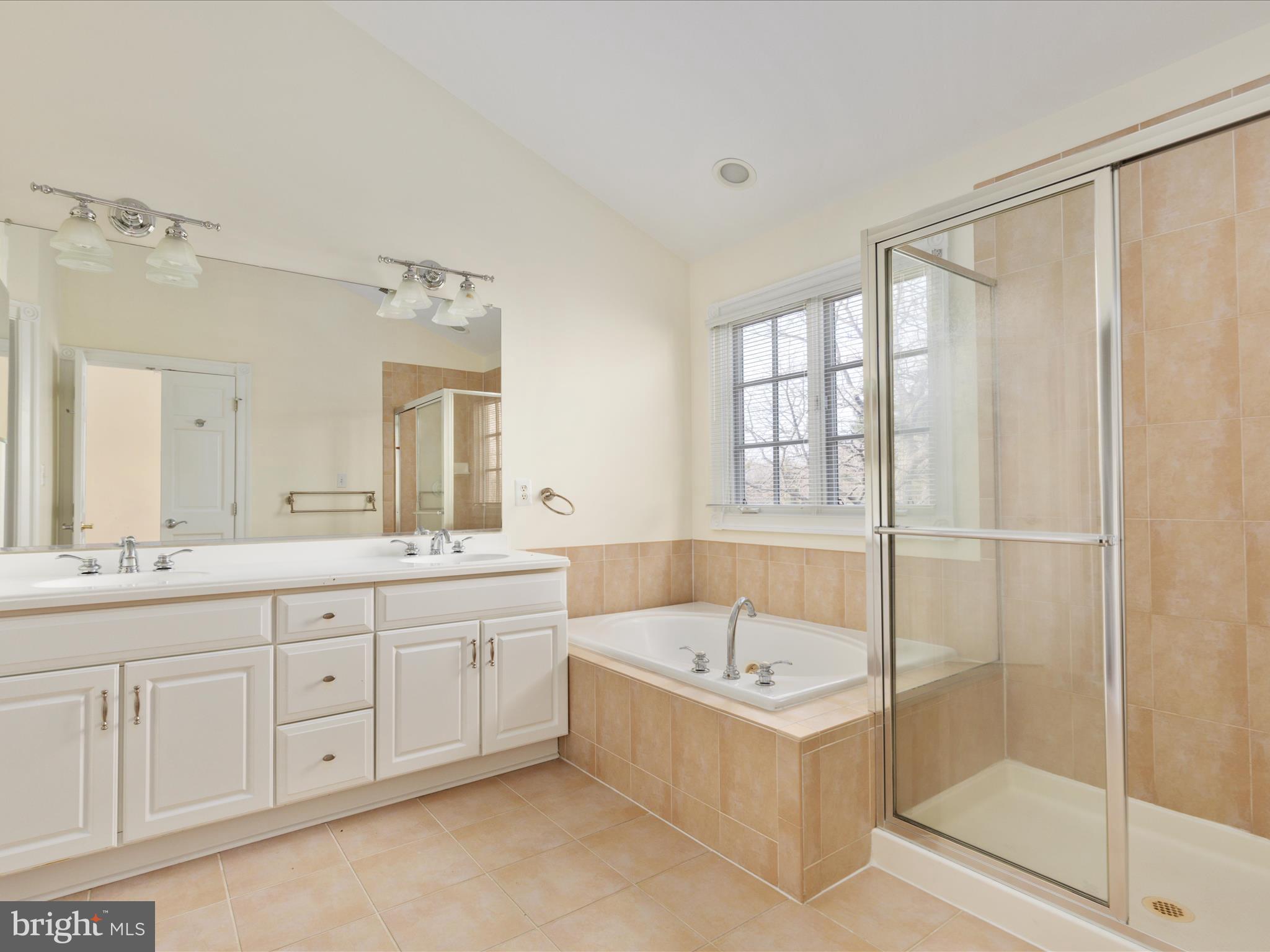 2305 SAWTOOTH OAK COURT