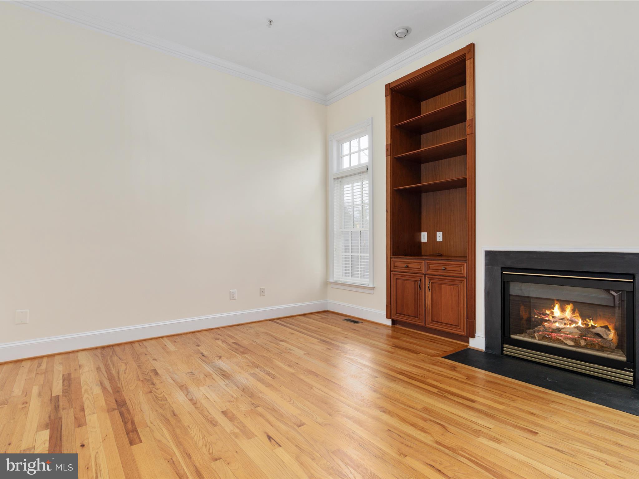 2305 SAWTOOTH OAK COURT