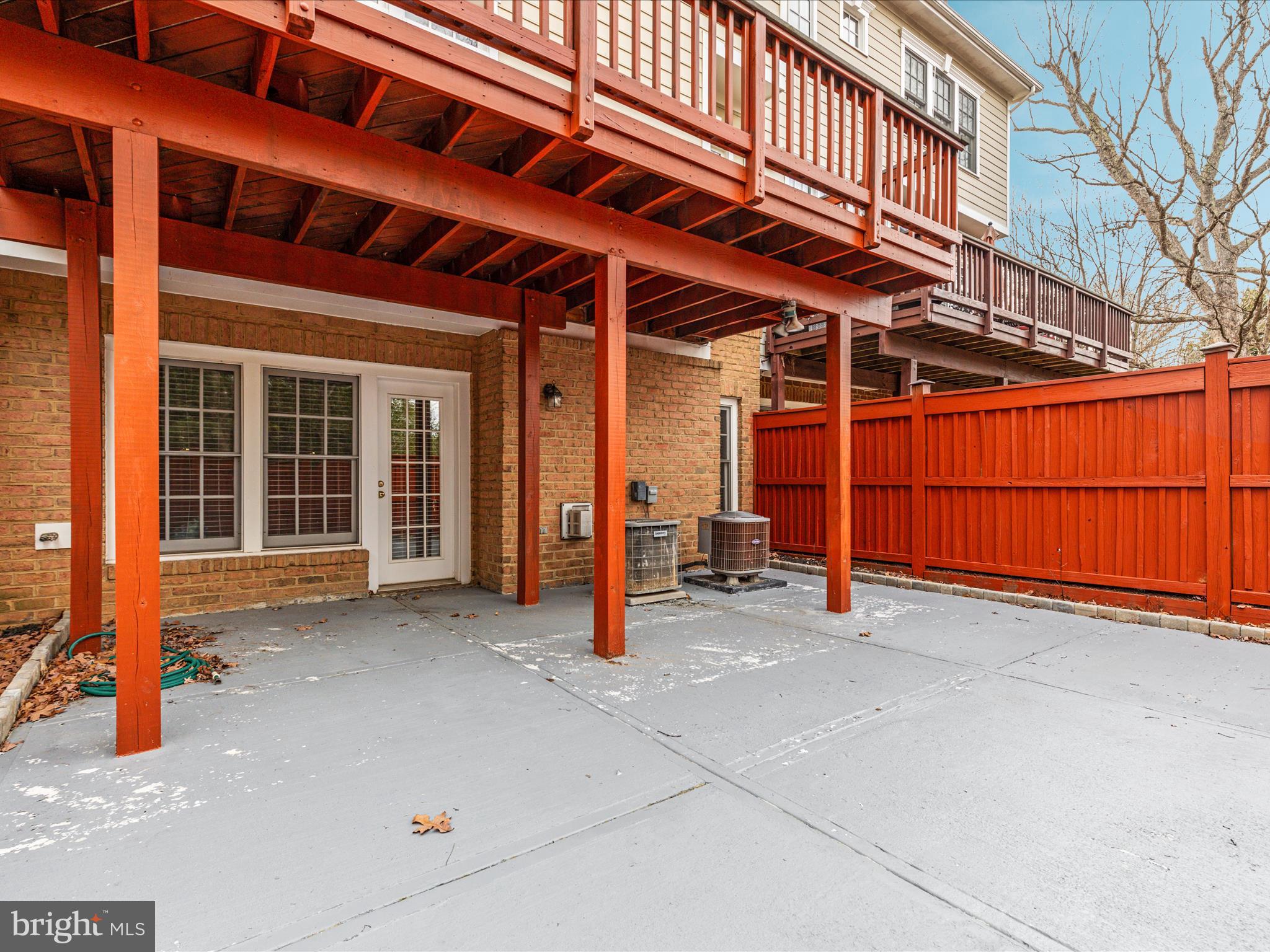 2305 SAWTOOTH OAK COURT