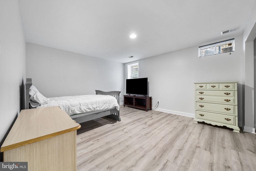 7731 PORTERS HILL LANE