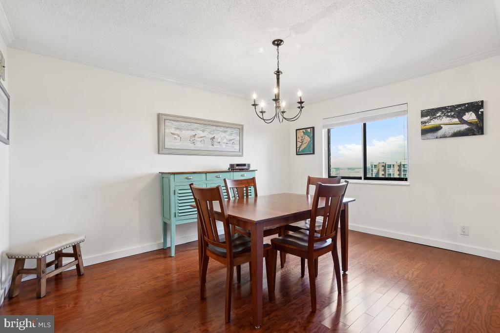 5902 MOUNT EAGLE DRIVE 1615