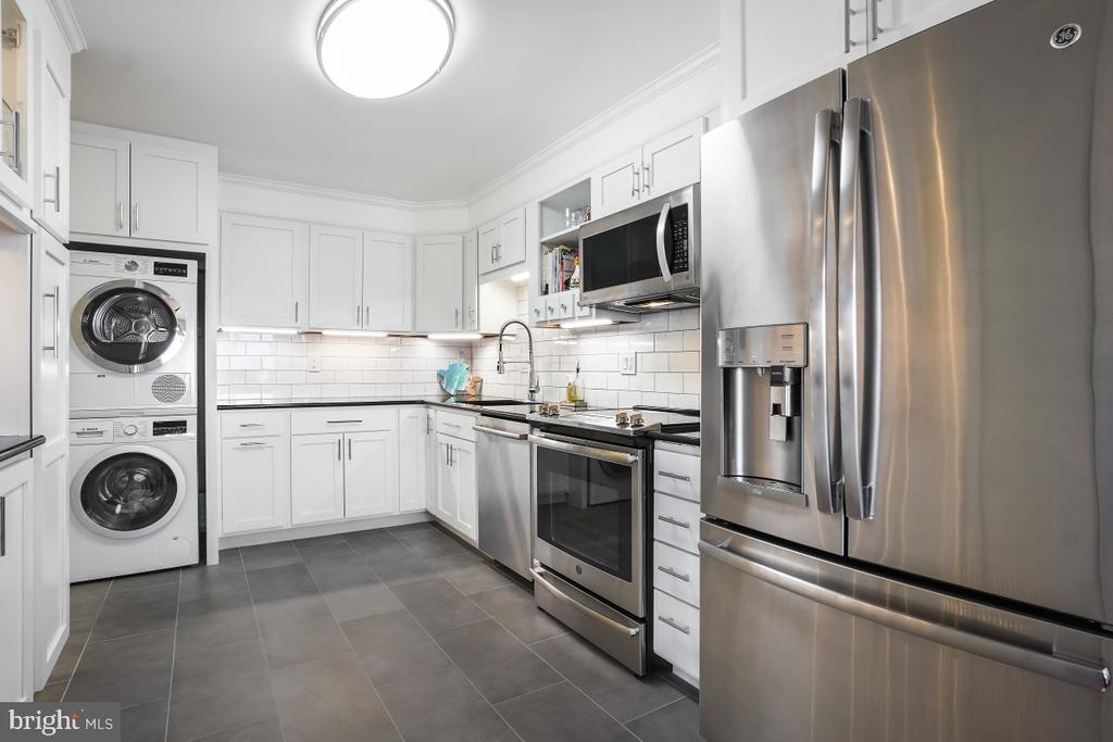 5902 MOUNT EAGLE DRIVE 1615