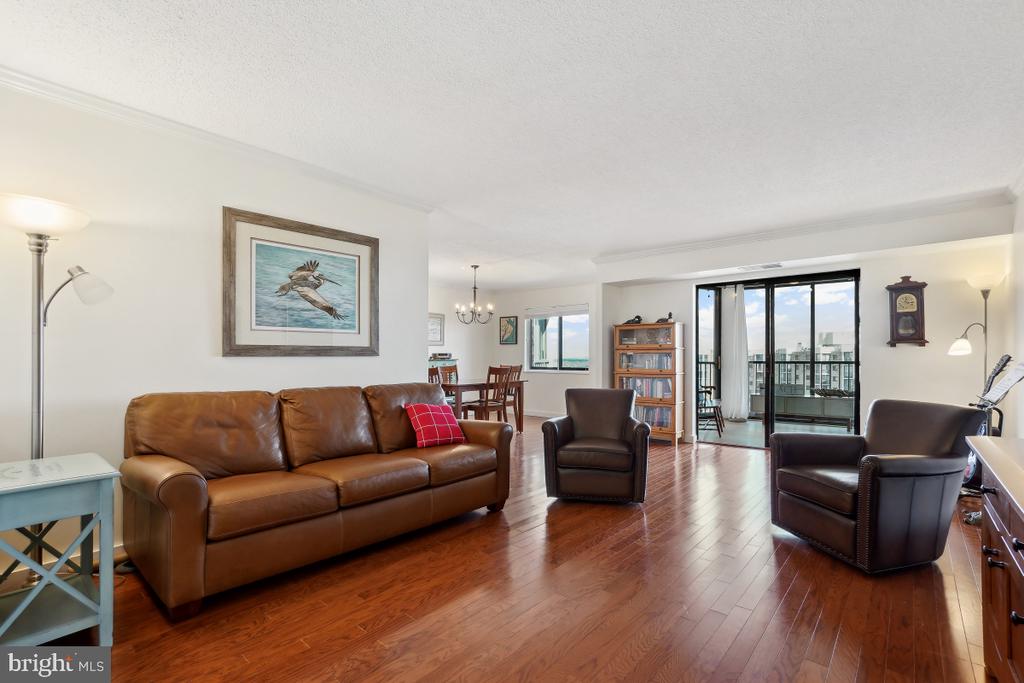 5902 MOUNT EAGLE DRIVE 1615