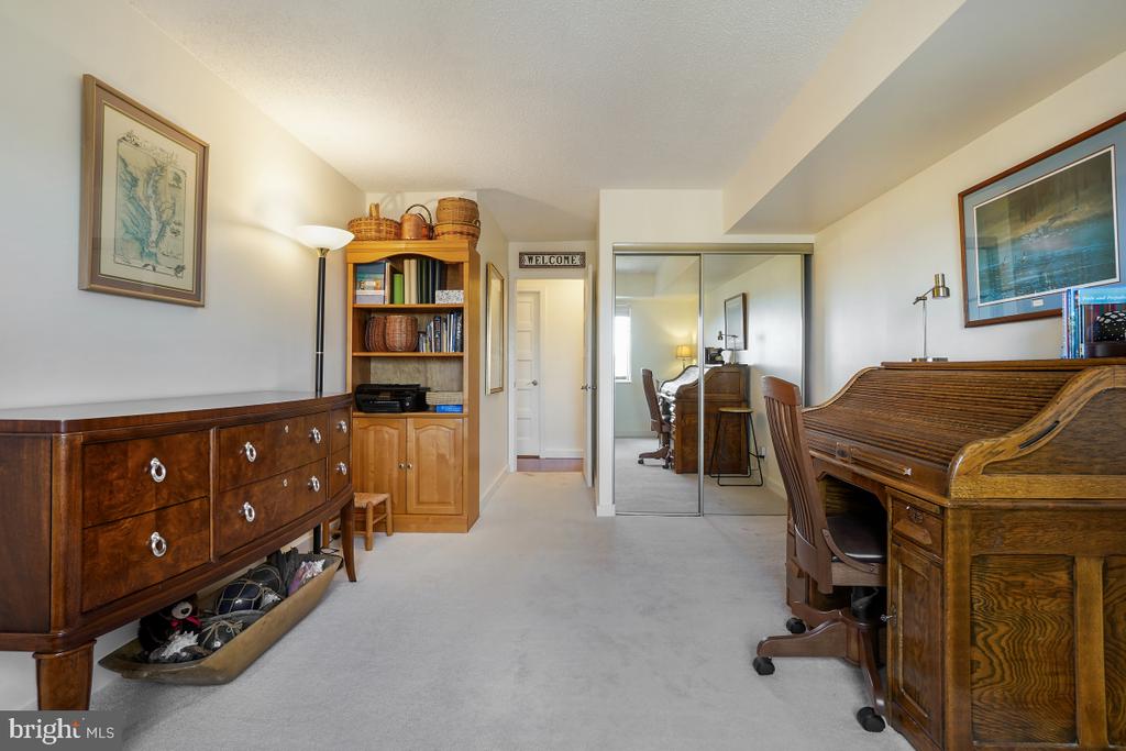 5902 MOUNT EAGLE DRIVE 1615