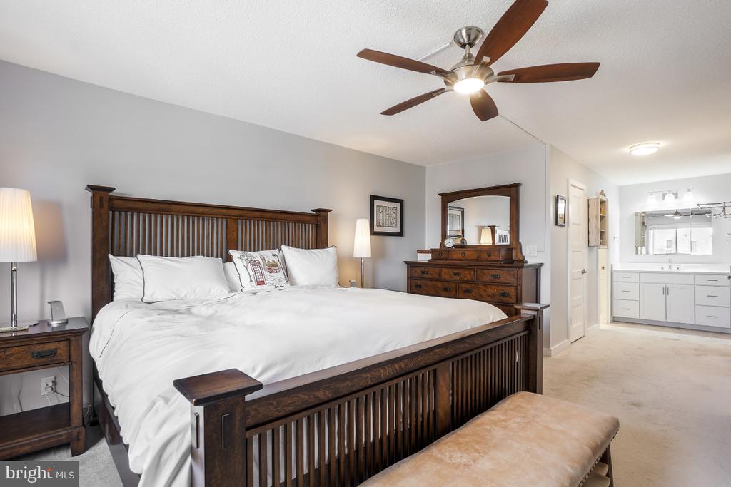 5902 MOUNT EAGLE DRIVE 1615