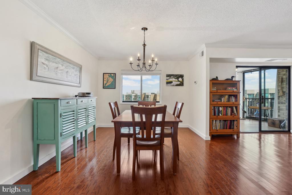 5902 MOUNT EAGLE DRIVE 1615