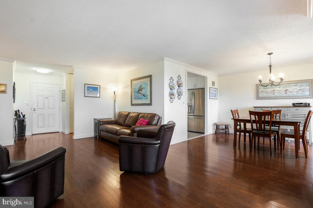 5902 MOUNT EAGLE DRIVE 1615