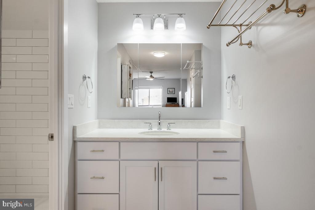 5902 MOUNT EAGLE DRIVE 1615
