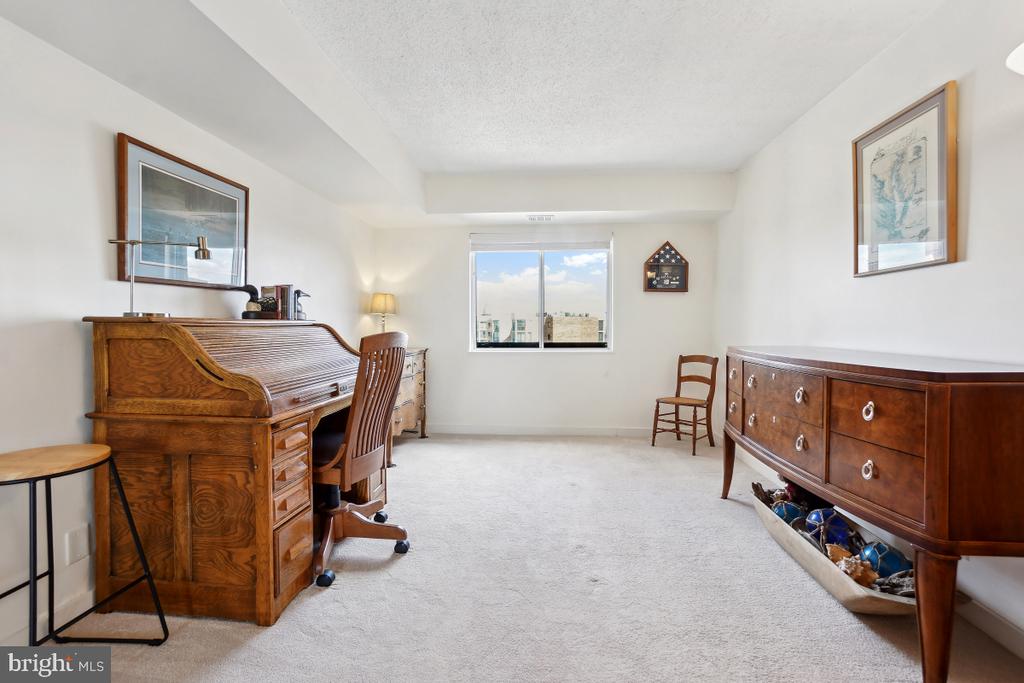 5902 MOUNT EAGLE DRIVE 1615