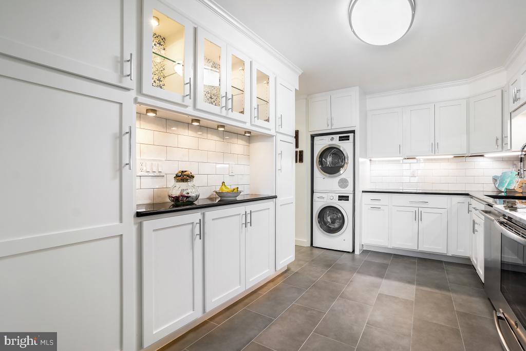5902 MOUNT EAGLE DRIVE 1615