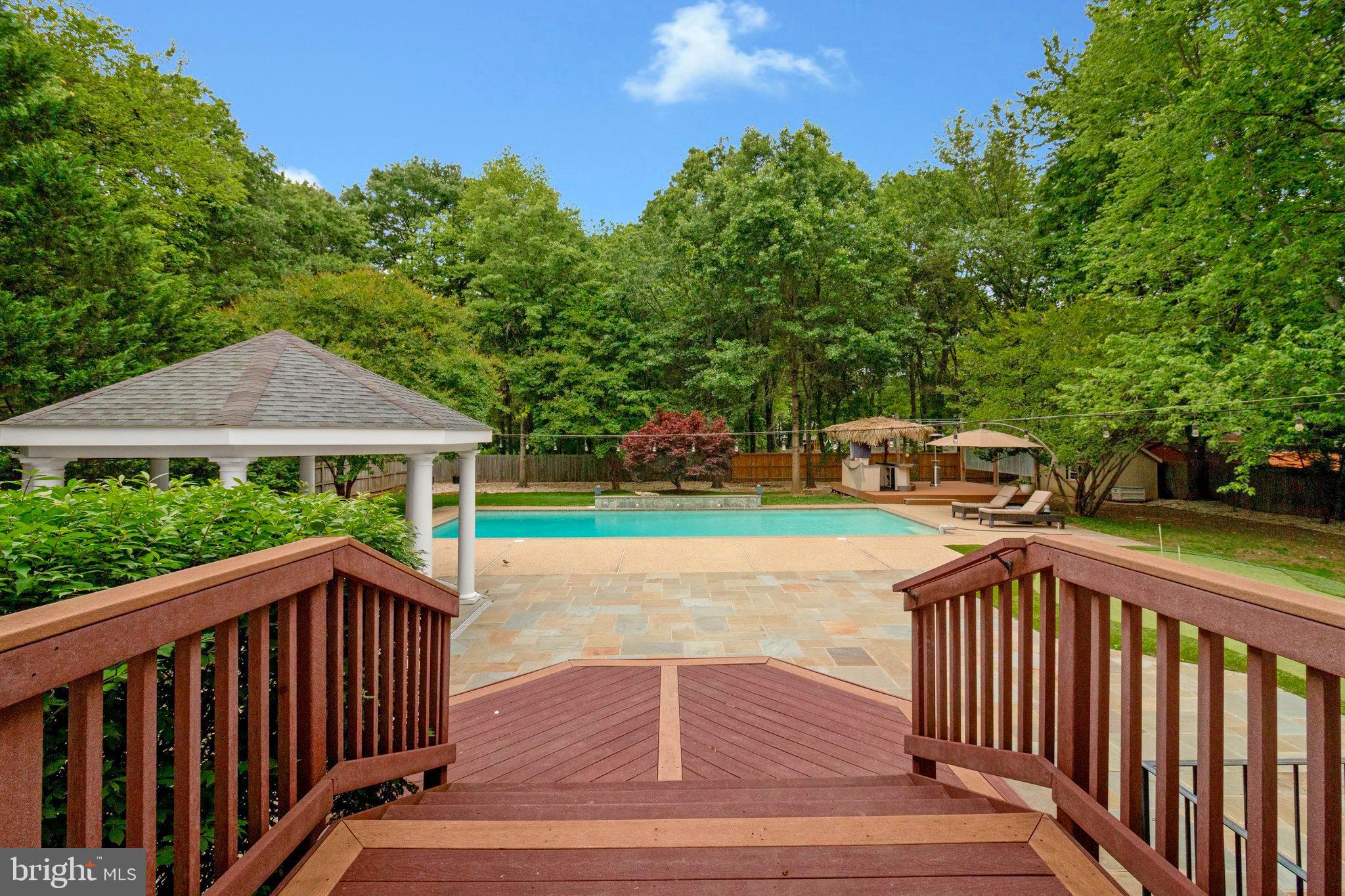 2504 SHERWOOD HALL LANE