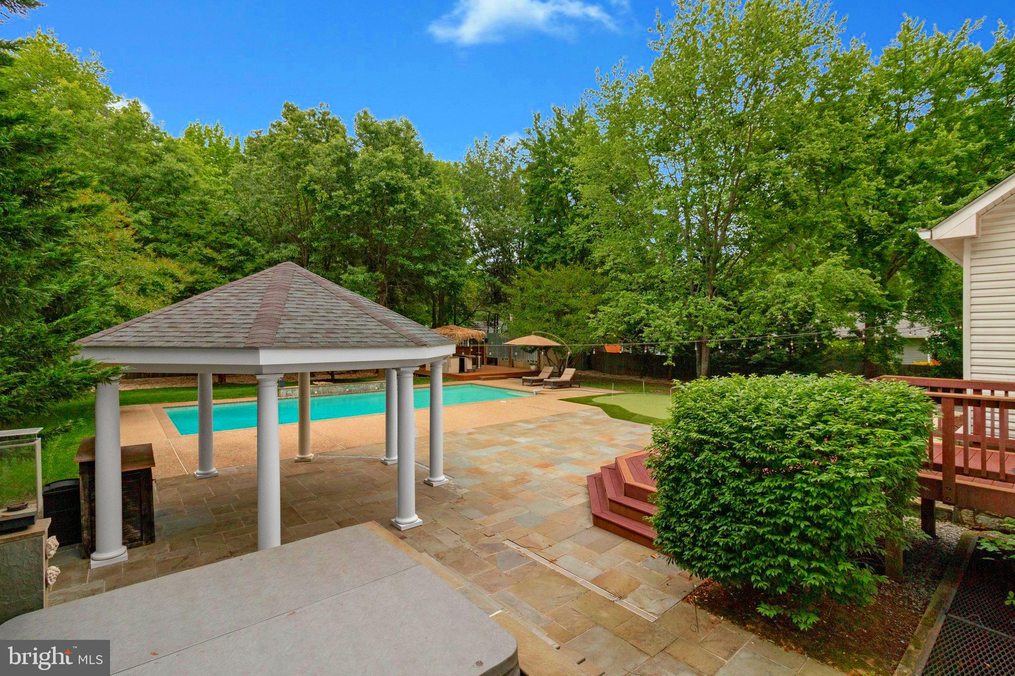 2504 SHERWOOD HALL LANE